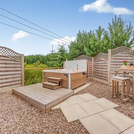 Lochinvar - Clydesdale Log Cabin With Hot Tub Эйрдри Экстерьер фото