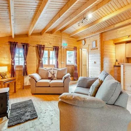 Lochinvar - Clydesdale Log Cabin With Hot Tub Эйрдри Экстерьер фото